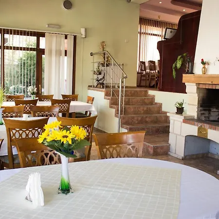 Vikoni Family Hotel 3*